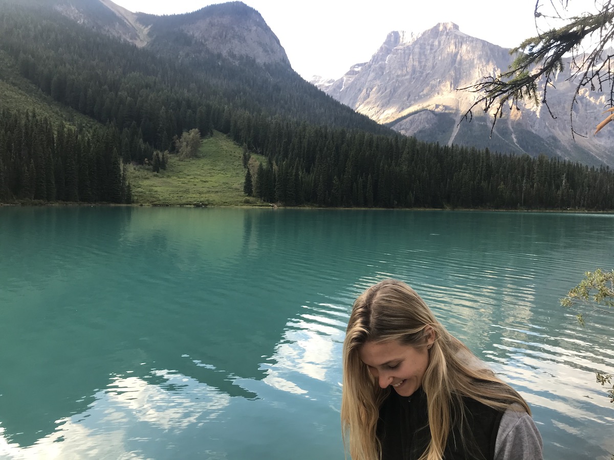 The stunning colors of Emerald Lake in Yoho BC 