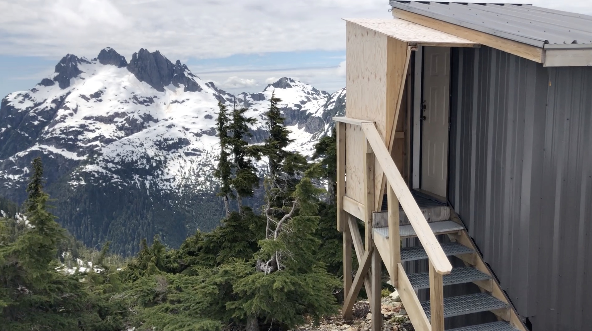 5040 Peak, Alpine Hut, Alpine Club of Canada, Vancouver Island Hiking BC