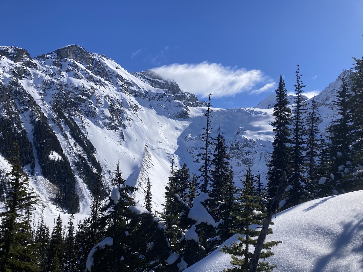 Backcountry Skiing Heart Strings - Duffey Lake Area - Joffre Lake Provincial Park 