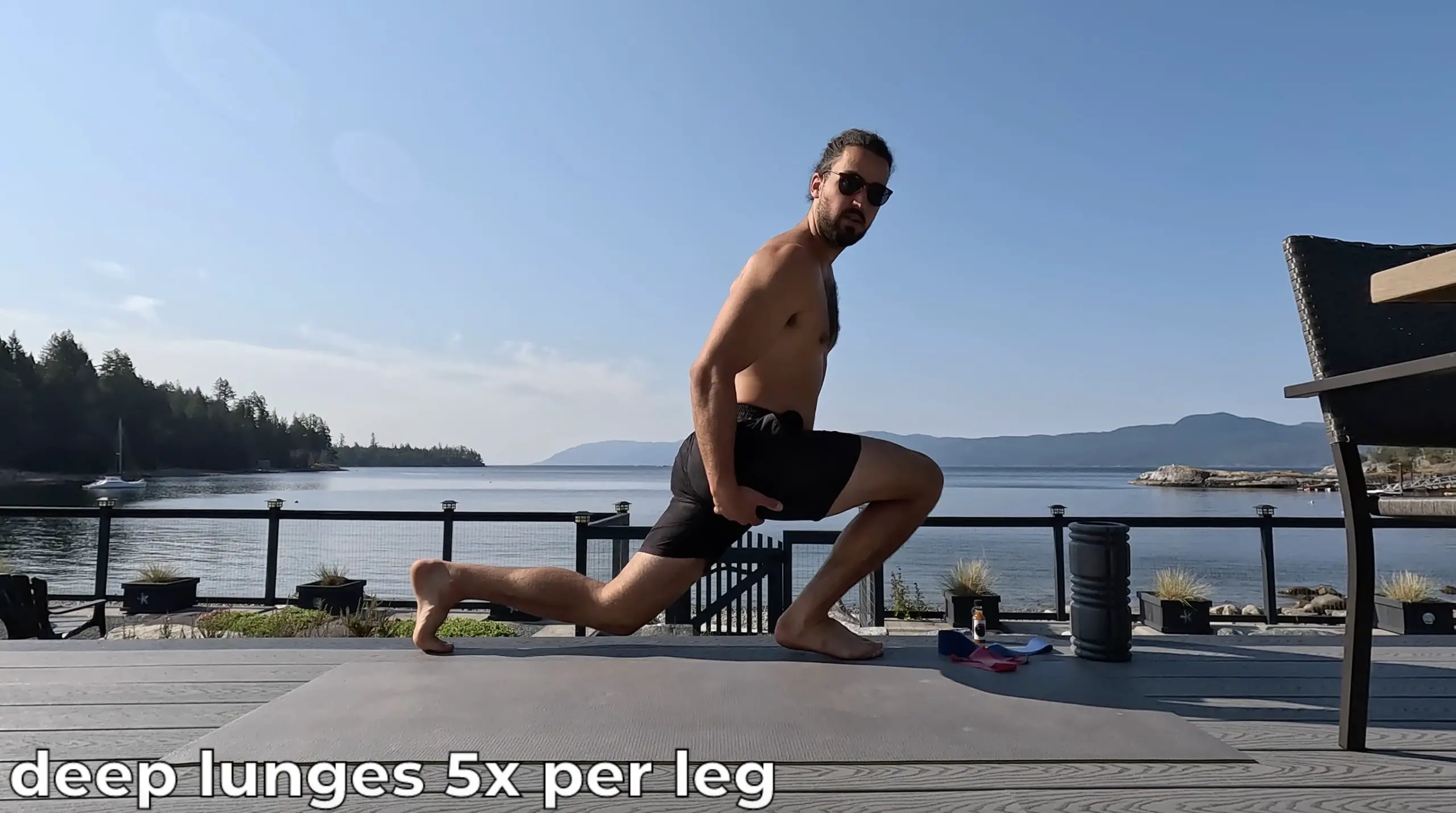 Deep lungs - a great exercise to fix knee pain, strengthen muscles and increase flexibility 