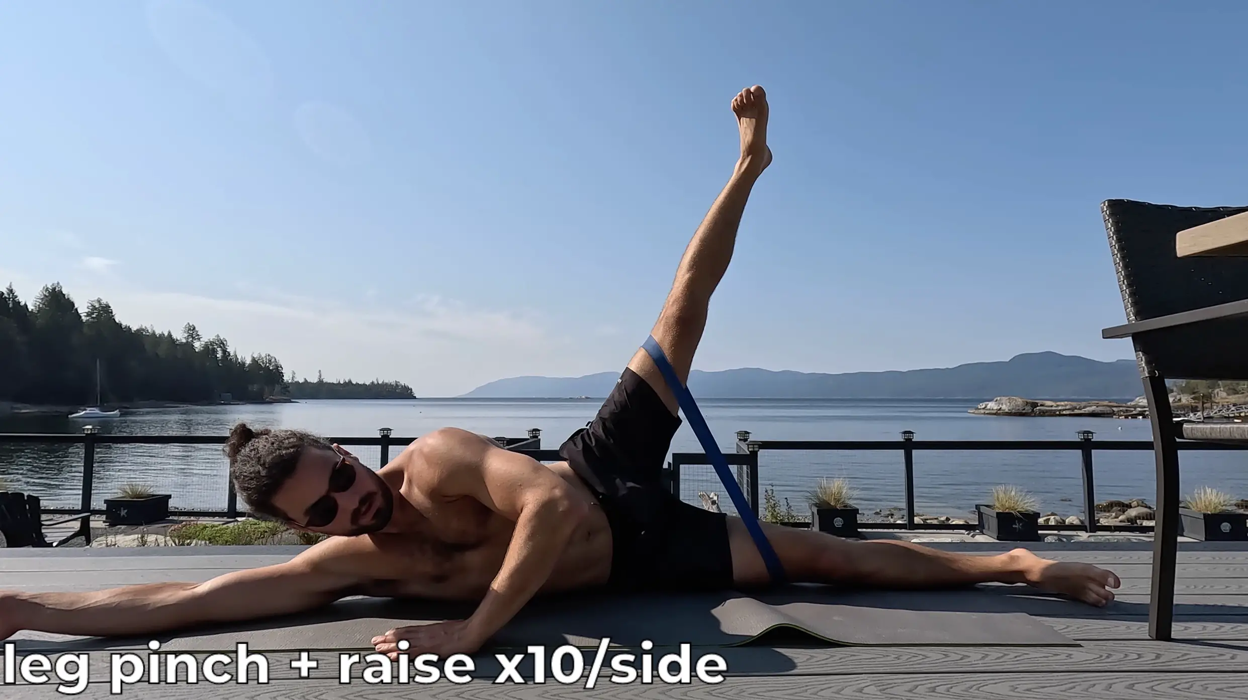 Sideways raise - a great exercise to fix knee pain, strengthen muscles and increase flexibility 